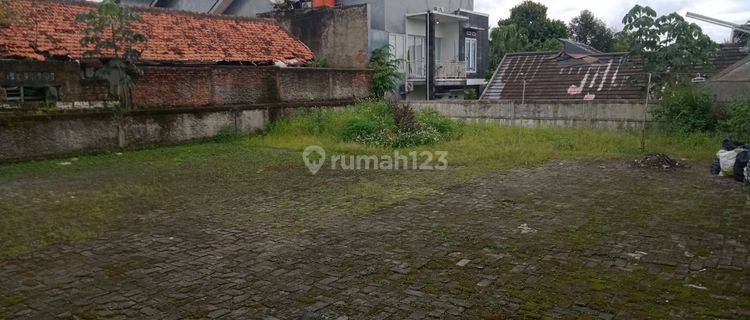 Rumah Usaha Pinggir Jalan Raya 1
