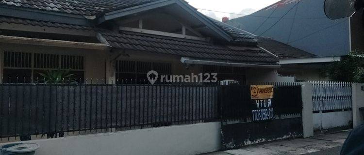 Rumah 6 Kamar Tidur Luas 250 m2 di Kampung Ambon, Jaktim 1