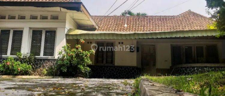 Dijual Rumah Klasik Strategis Sayap Pasteur Dekat Jalan Cipaganti Bandung Utara 1