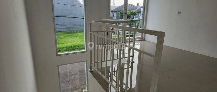 Rumah Baru 2 Lantai Dengan View Cantik di Mekarwangi 1