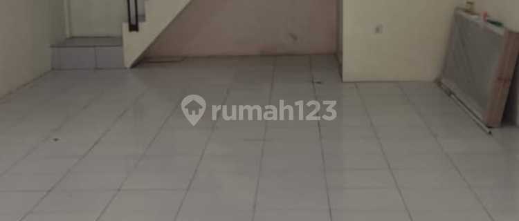 For Rent: 3-Story Shop House Ready for Business in Taman Kopo Indah I 1