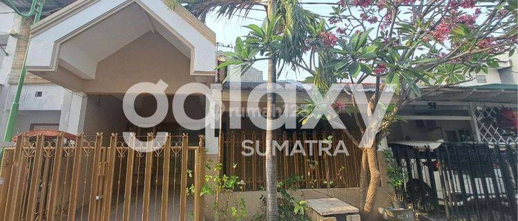 Rumah Bagus Sudah Renovasi SHM di Mulyosari Tengah, Surabaya 1