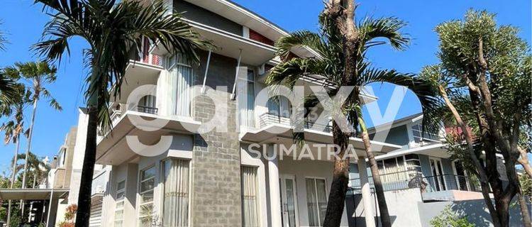 Rumah 2 Lantai Bagus Unfurnished di Pakuwon Indah Imperial Golf Regency One Golf Terrace, Surabaya 1