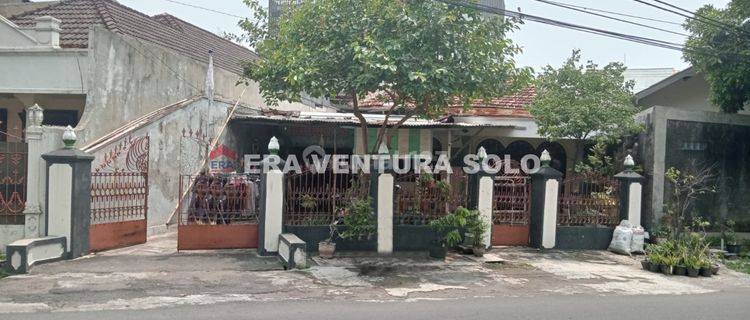 Rumah Strategis Siap Huni Tengah Kota Solo 1