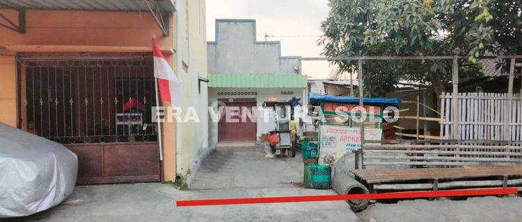 Rumah Lama Hitung Tanah Strategis Jebres Solo 1