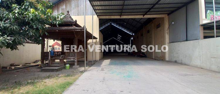 Gudang Strategis Kawasan Bandara Adi Sumarmo 1