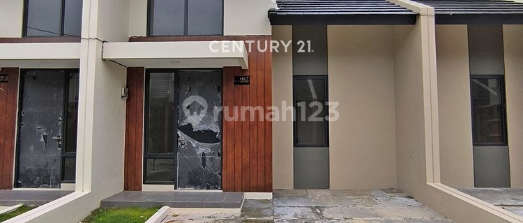 Ready-to-Occupy and Strategic Home in Virginia Park Makassar 1