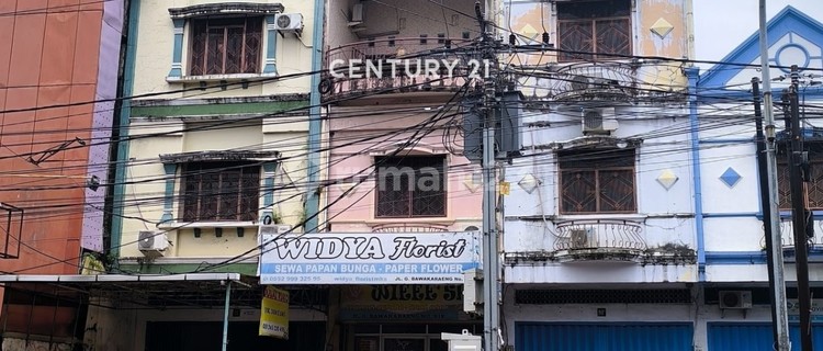 Strategic and Move-In Ready Shop House on Gunung Bawakaraeng Street 1