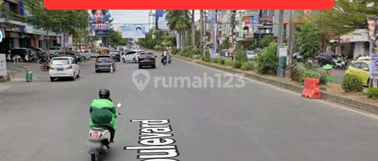 For Sale: Boulevard Shop House 10 X 20 X 3 Floors. Rear Land 10 X 13 Jl. Boulevard Panakukkang 1