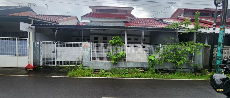 Rumah Kompleks Mawar Jl. Boulevard / Jl.pengayoman Makassar 1