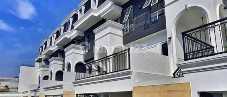 Dijual Rumah American Classic 3 Lantai di Pejaten Pasar Minggu 1