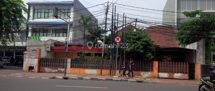 Dijual Rumah Bangunan Tua Lokasi Strategis 1