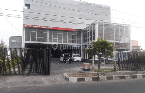 Dijual Bangunan Bekas Showroom Motor Tuban Jalan Kembar 1