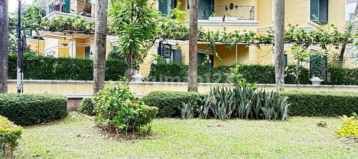 Dijual.....Rumah Mewah Bergaya Classic di Hook Bagus Siap Huni Jalan Depan Lebar di Bintaro Sektor 9 1
