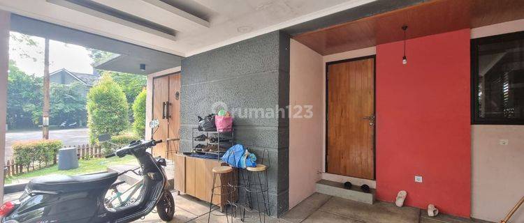 Rumah Hoek Depan Taman Bangunan 2,5 Lantai di Bintaro Sektor 9 1