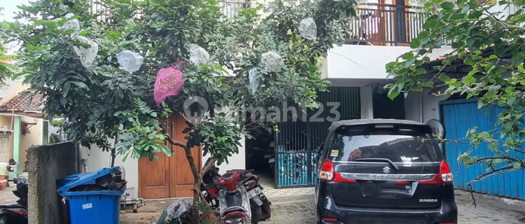Residential House + 30-door Rental Units in Bintaro, South Tangerang 1