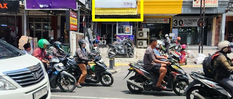 For Sale: Tanjung Duren Raya Shop House, Prime Culinary Center in West Jakarta, Excellent. 1