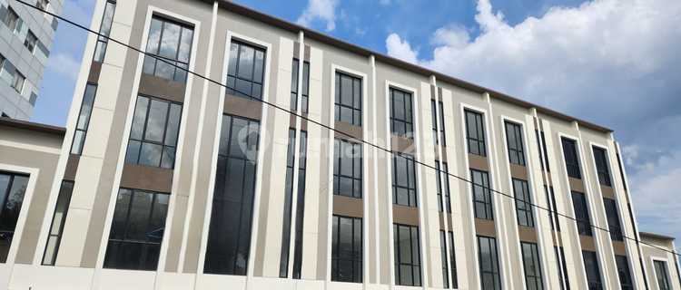 For rent shop house in Kelapa Dua area, long road. 1