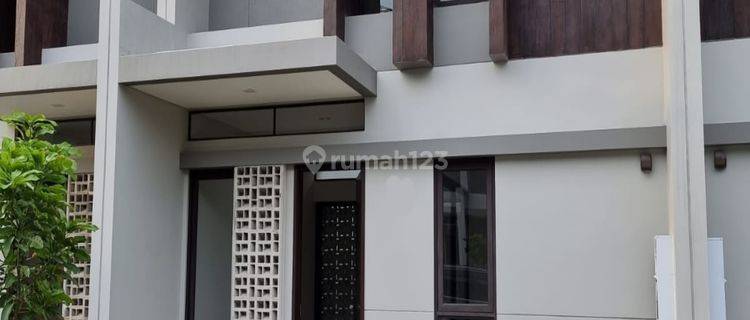 Sewa Rumah Unfurnished Baru di Summarecon cluster flora , Gede Bage 1