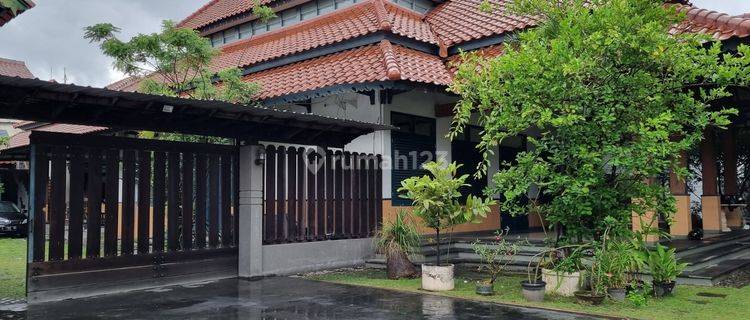 Rumah Klasik Design Semi Keraton Furnished Di Taman Manyar Indah Surabaya Timur 1