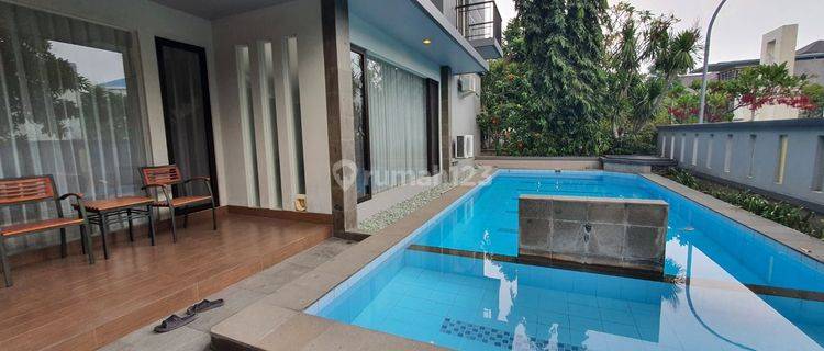 Rumah Modern Posisi Hook Lengkap Ada Pool Siap Huni Di The Chofa Surabaya Barat 1