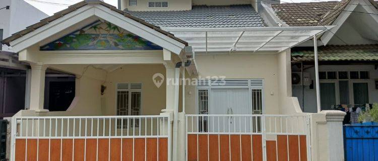 Disewakan Rumah 2 Lantai Rapi Dan Siap Huni di Nusaloka, Bsd Er 1