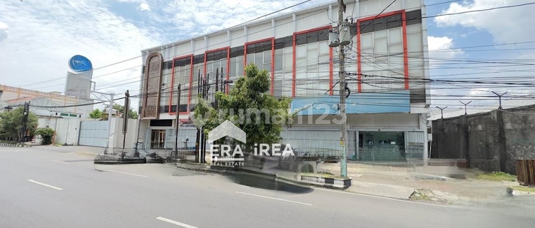 3-Story Shop House for Rent Near Solo Baru Business Center 1
