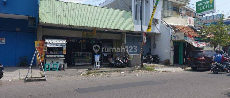 Rumah dan ruang usaha strategis di jalan piere tendean nusukan banjarsari solo 1