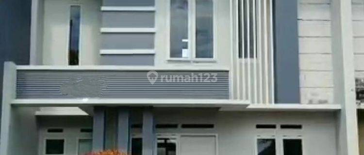 Rumah baru 2 lantai di Fajar indah, solo 1