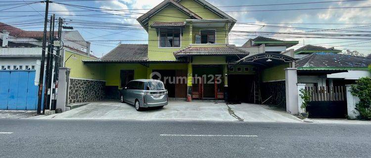 Rumah 2 lantai cocok untuk usaha di Dekat tol klodran colomadu 1