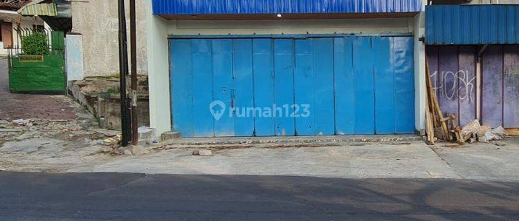 Ruko baru strategis siap pakai 2 lantai di jalan letjen sutoyo banjarsari solo 1