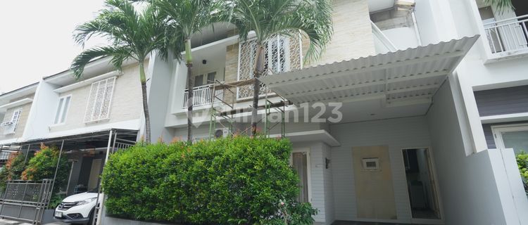 Rumah 2 Lantai Furnished Dijual & Sewa Dekat Solo Paragon Mall 1