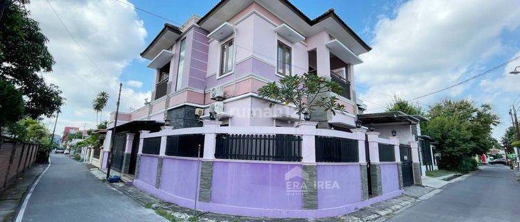 Rumah Bagus tengah kota di Mangkubumen Banjarsari Solo  1