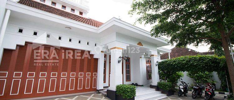 Rumah dengan Joglo d di Banyuanyar Banjarsari Solo Surakarta  1