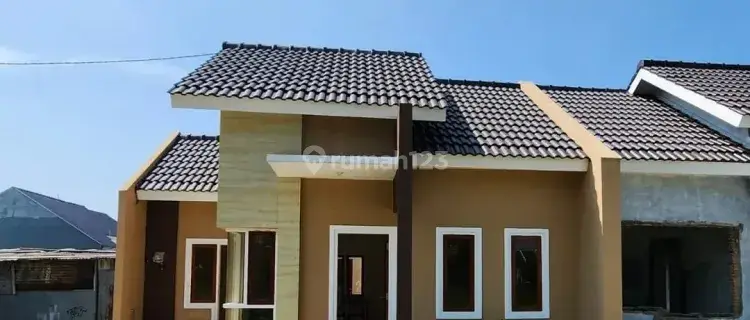 Rumah baru dekat exit tol Kartasura solo barat  1