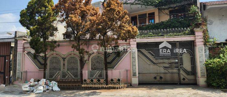 Rumah 2lantai tengah kota di dekat pasar legi Solo 1