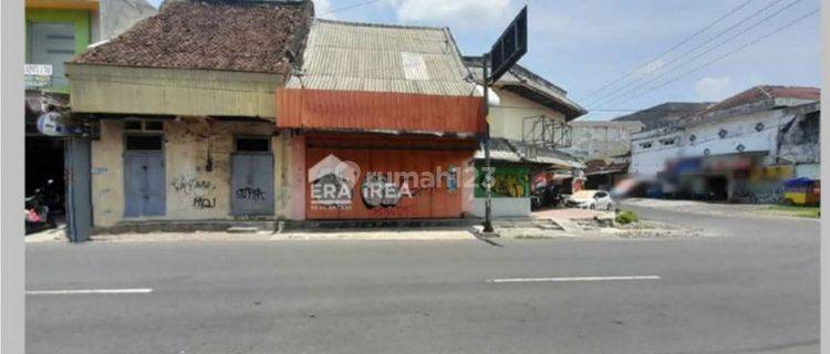 Ruang  Usaha Dijual Solo  Di Area Bisnis  Pasar  Gede Surakarta  1