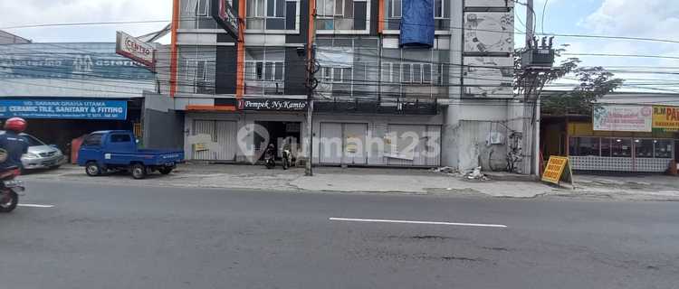 Ruko 3 Lantai Siap Huni Dekat Kota 1