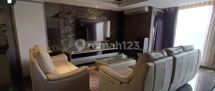 Dijual cepat 2 Unit Apartemen jadi satu 
Di Louis Kienne Simpang Lima (warhole)  Semarang 
fully furnished lantai 19 luas total 66m 1