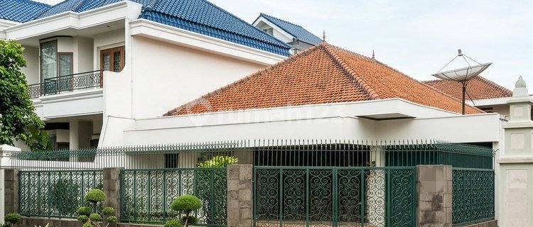 Dijual Cepat.. Bu.. .Rumah di Jl Mayjend Sutoyo Kampung Kali Semarang 1