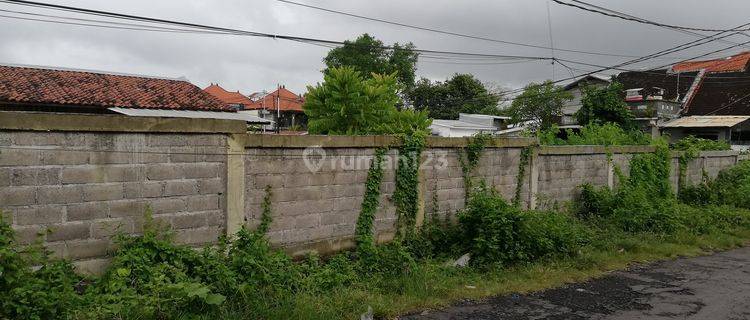 Land for rent with an area of 1700m2, near Jalan Gatot Subroto Barat, Denpasar 1