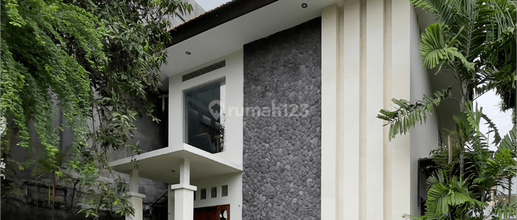 Rumah 2 Lantai Dijual, Lahan 490m2, Shm, di Renon, Denpasar, Bali 1