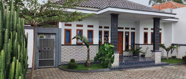 Rumah Bagus Unfurnished SHM di Jalan Raya Pangauban, Cisurupan, Garut 1