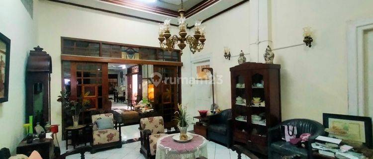 Rumah 2 lantai lokasi ok di Sayap Burangrang & Gatot Subroto  1