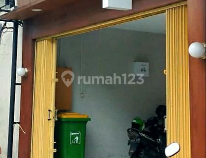 Ruko Hayam Wuruk, Land 5X26 (1.5 Floors) HDP BRT, Former Restaurant, Price 150Million/Year. 1
