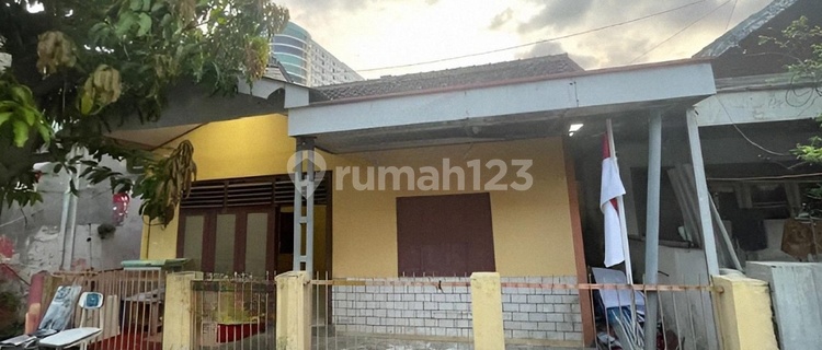 Rumah Tengah Kota Stadion Diponegoro Ki Mangunsarkoro 1