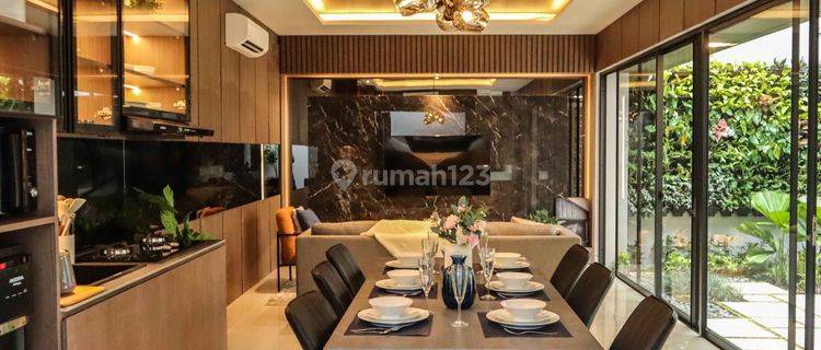 Rumah 2 Lantai Terdekat Ke Summarecon Mall Dan Mesjid Aljabar di Bandung 1