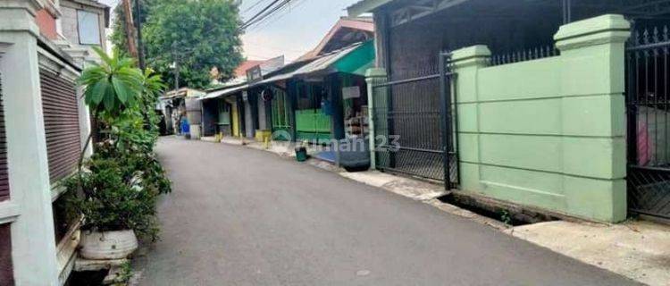 Gudang di Kramat Jati, Jakarta Timur 1