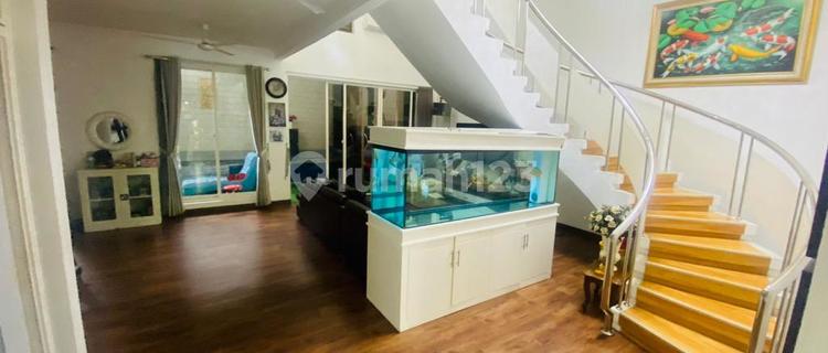 FOR SALE Luxury house with private swimming pool in Modernland Tangerang. 1