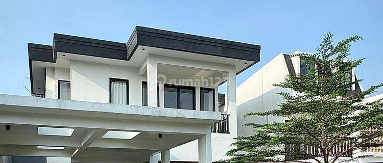 Rumah Cantik Mewah Siap Huni Sangat Strategis 1